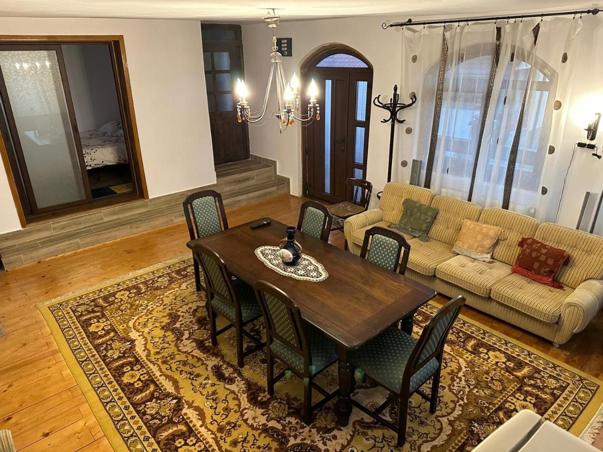 Casa De Vacanta Mirela Novaci-Străini Eksteriør billede