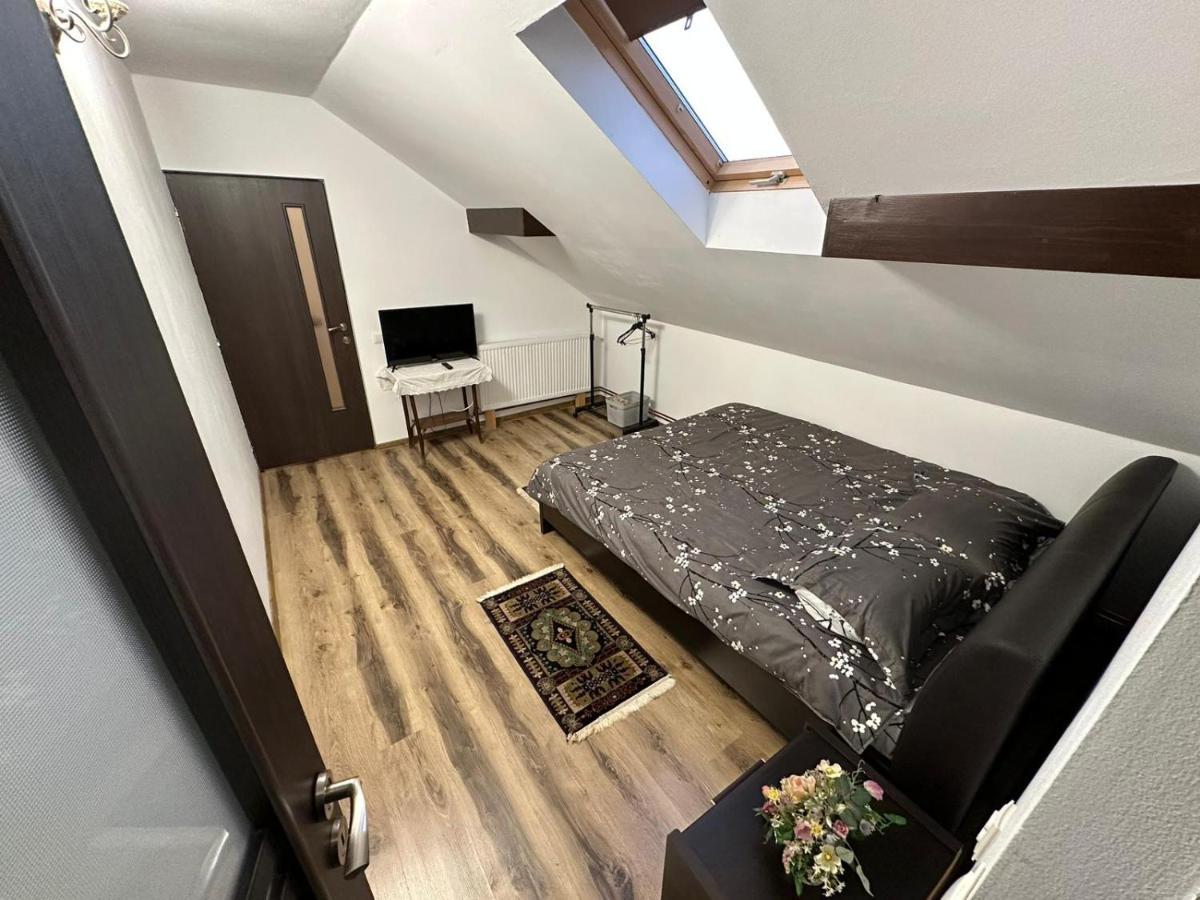 Casa De Vacanta Mirela Novaci-Străini Eksteriør billede